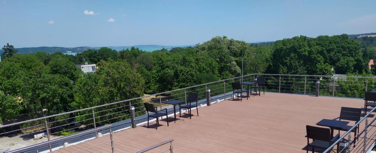 Pauzo Balaton Aparthotel Balatonföldvár Exteriör bild