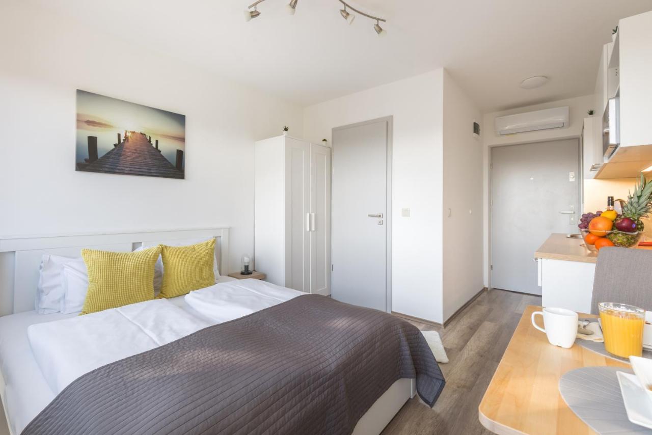 Pauzo Balaton Aparthotel Balatonföldvár Exteriör bild