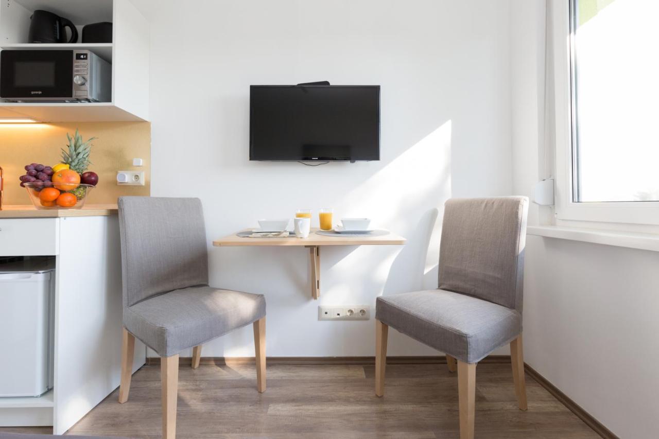 Pauzo Balaton Aparthotel Balatonföldvár Exteriör bild