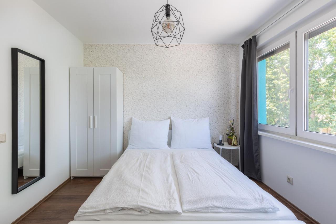 Pauzo Balaton Aparthotel Balatonföldvár Exteriör bild
