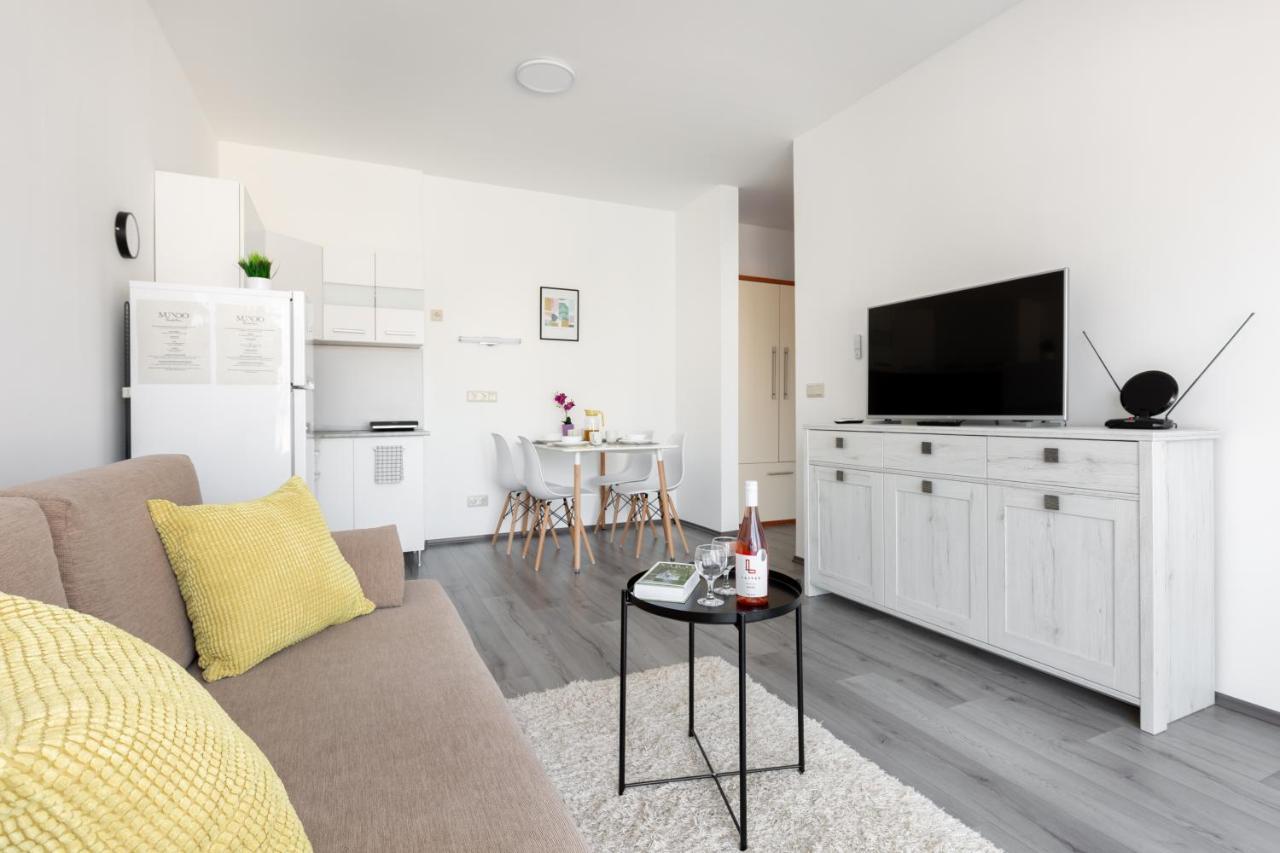 Pauzo Balaton Aparthotel Balatonföldvár Exteriör bild