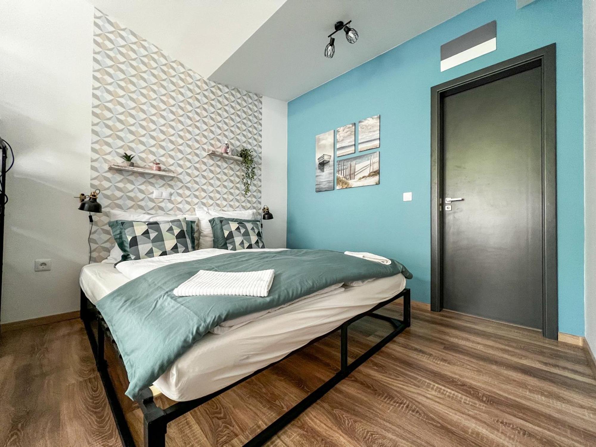 Pauzo Balaton Aparthotel Balatonföldvár Exteriör bild