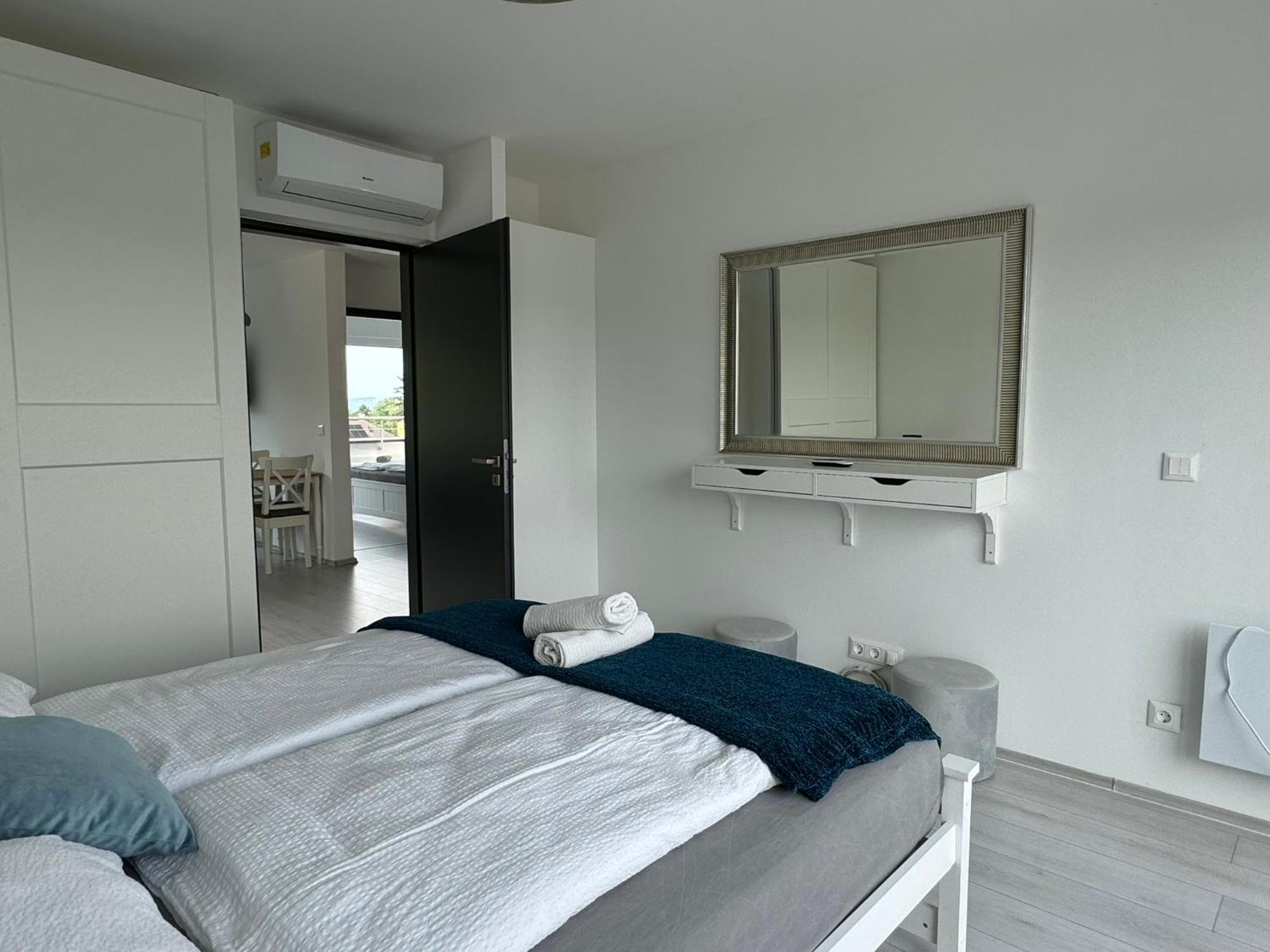 Pauzo Balaton Aparthotel Balatonföldvár Exteriör bild