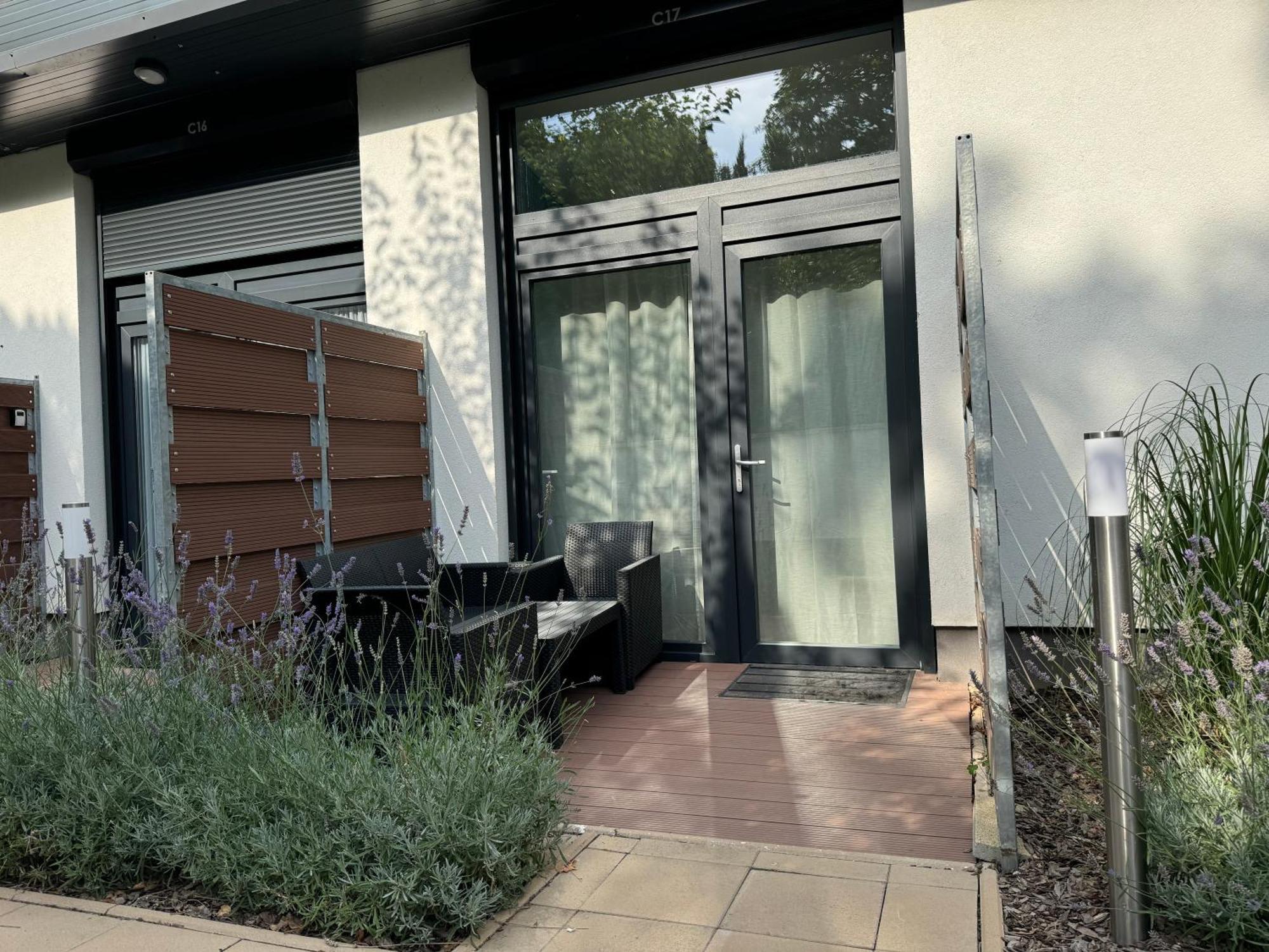 Pauzo Balaton Aparthotel Balatonföldvár Exteriör bild