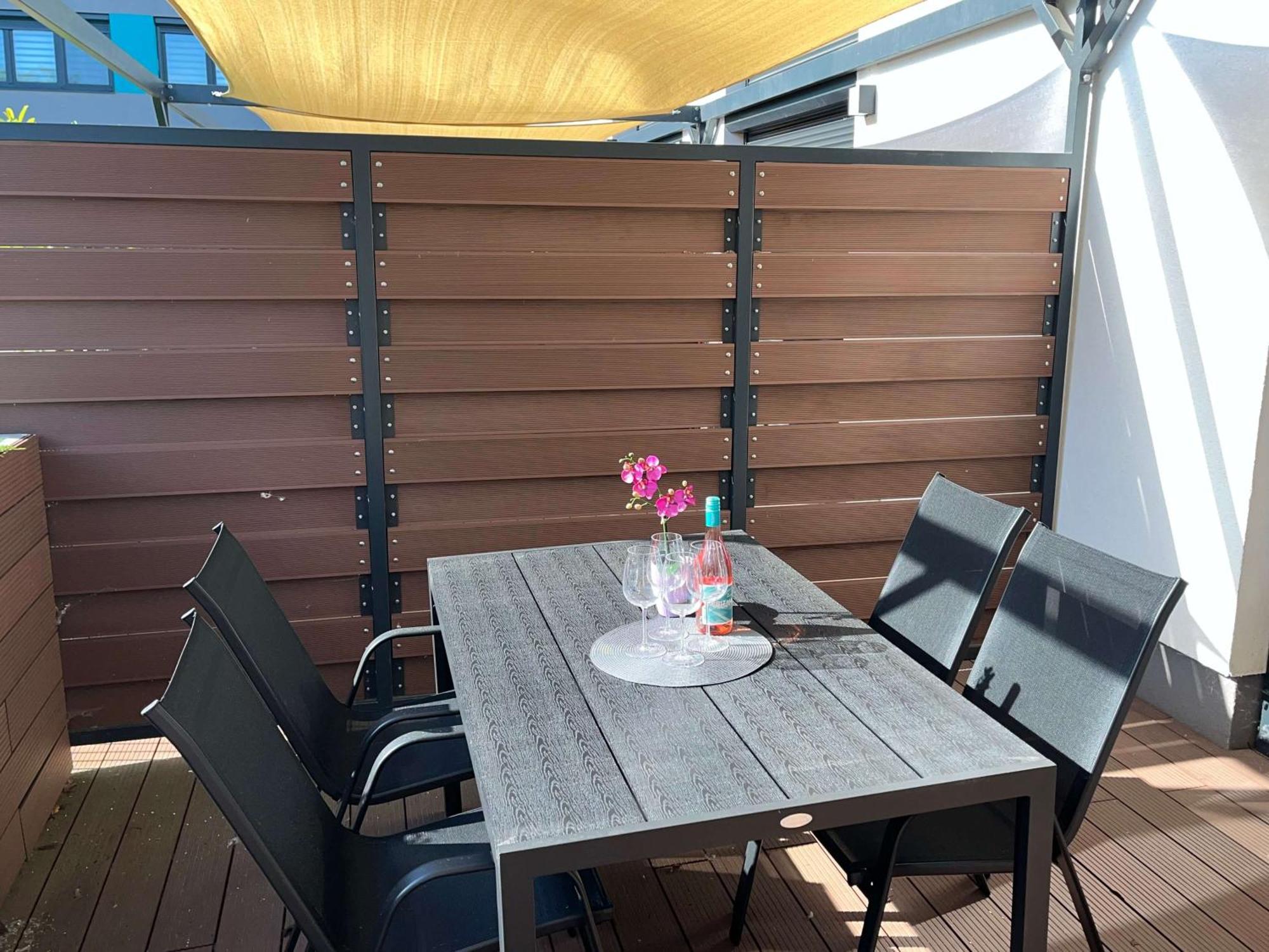 Pauzo Balaton Aparthotel Balatonföldvár Exteriör bild