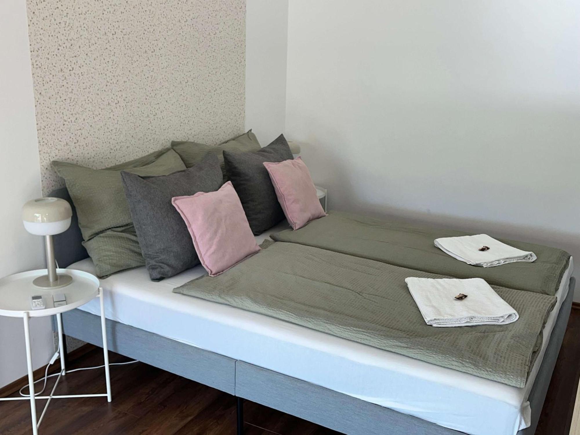 Pauzo Balaton Aparthotel Balatonföldvár Exteriör bild