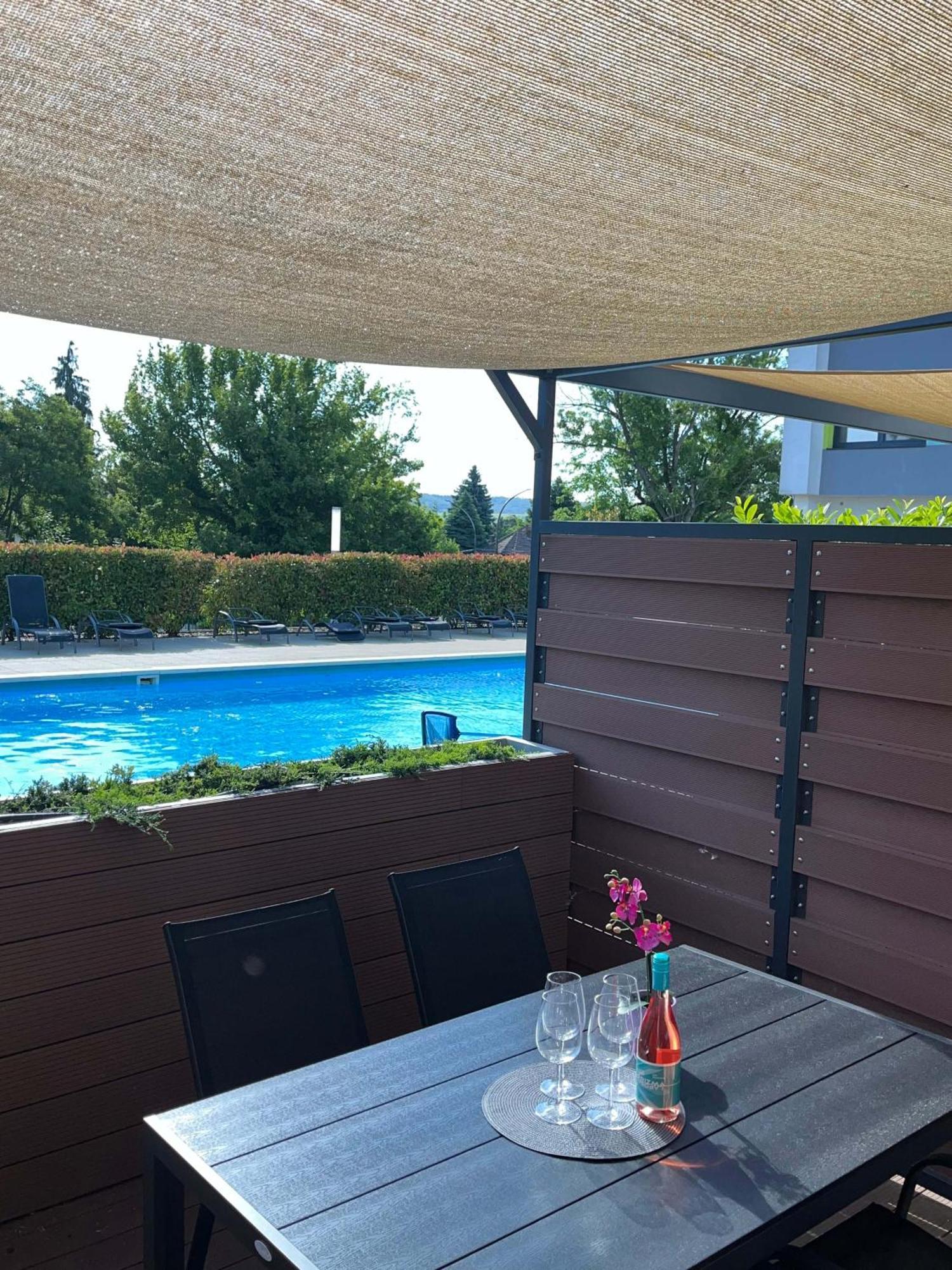 Pauzo Balaton Aparthotel Balatonföldvár Exteriör bild